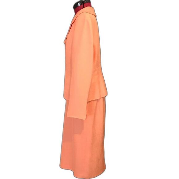 Suit Studio Skirt Suit Women’s Plus Size 16 Peach 2-Piece Blazer & Skirt Set - Picture 2 of 9